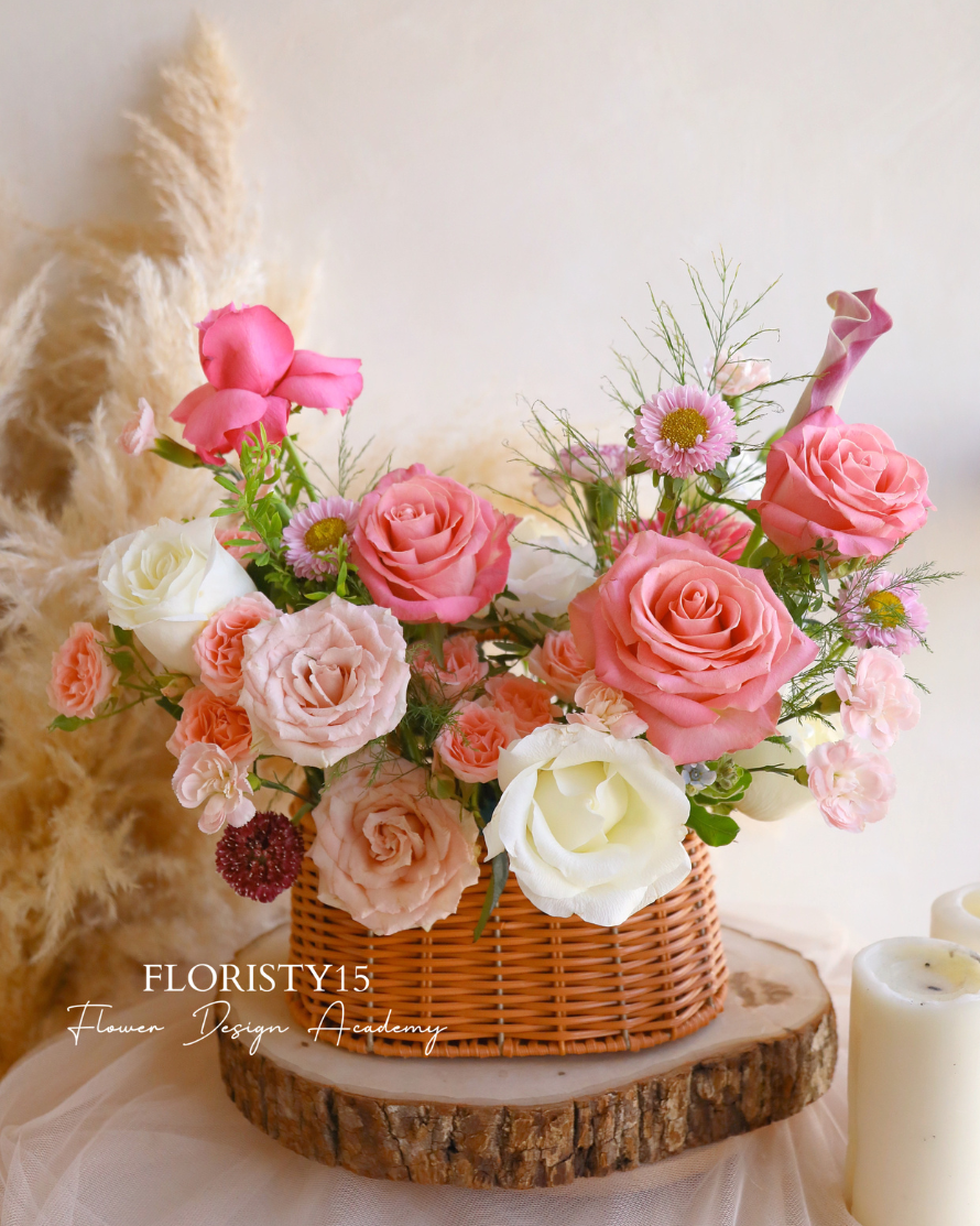 Alina (Fresh Flower Basket)