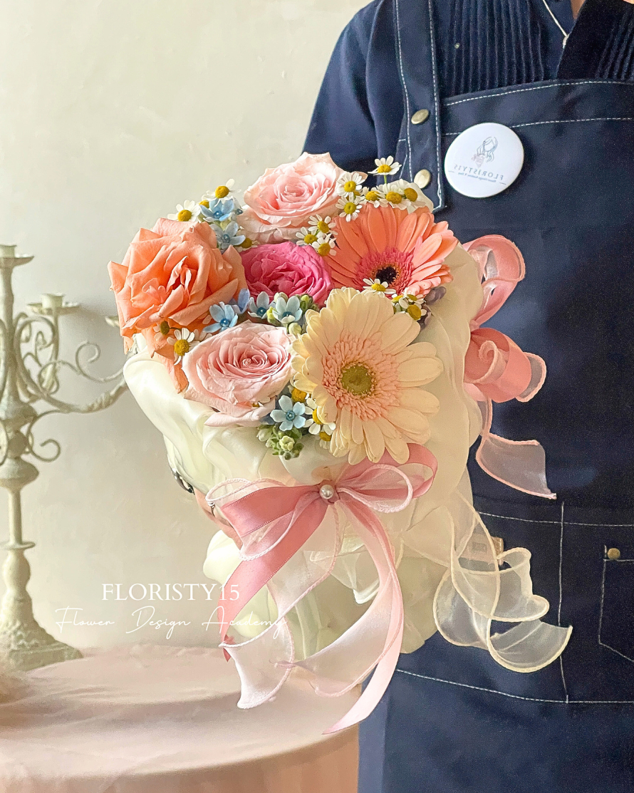 Genevra (Fresh Flower Bouquet)