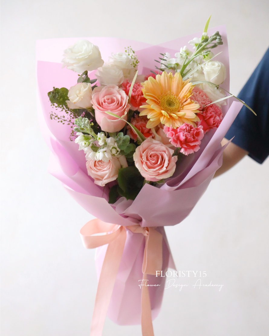 Jaquelyn (Fresh Flower Bouquet)