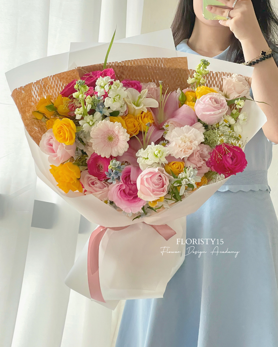 Jonie (Fresh Flower Bouquet)