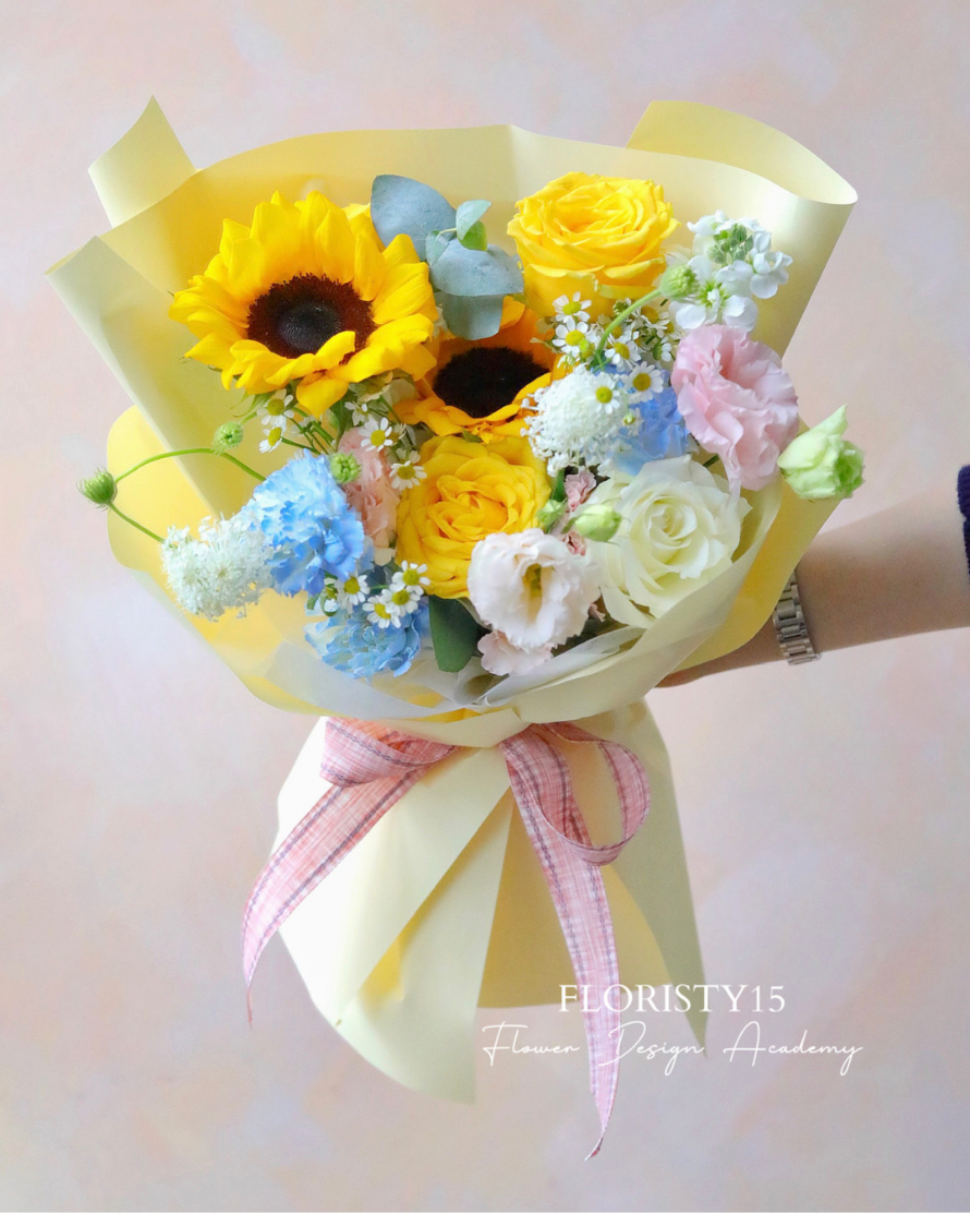 Sigourney (Fresh Flower Bouquet)