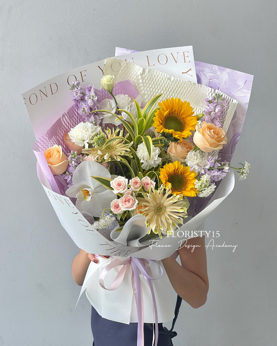 Vaila (Fresh Flower Bouquet)