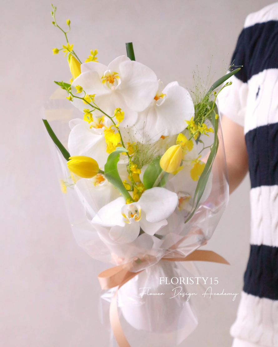 Zelda (Phalaenopsis & Tulip Bouquet)