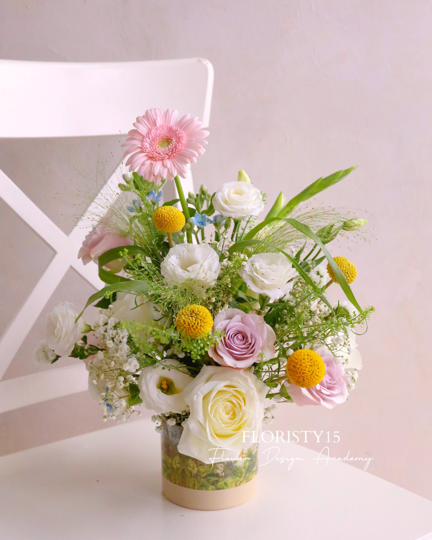 Briony (Fresh Flower Box)