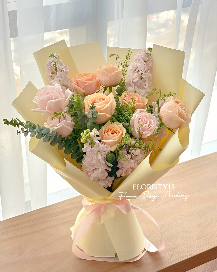 Lumi (Fresh Flower Bouquet)