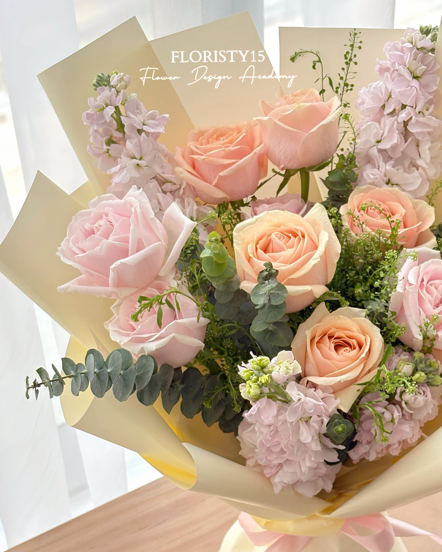 Lumi (Fresh Flower Bouquet)