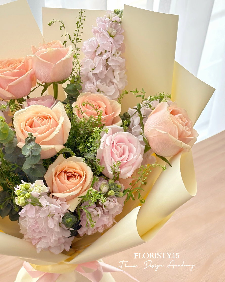 Lumi (Fresh Flower Bouquet)
