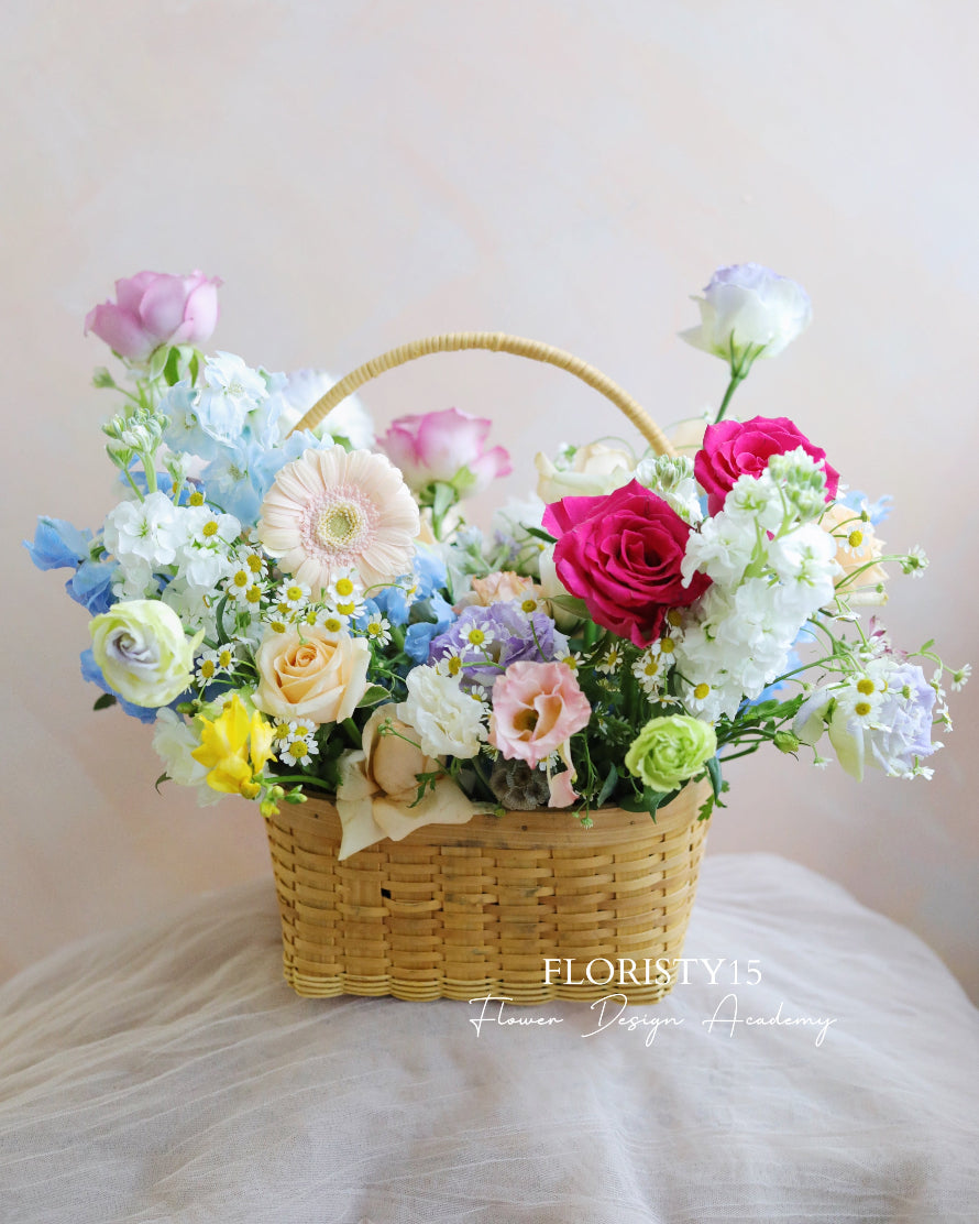 Evonne (Fresh Flower Basket)