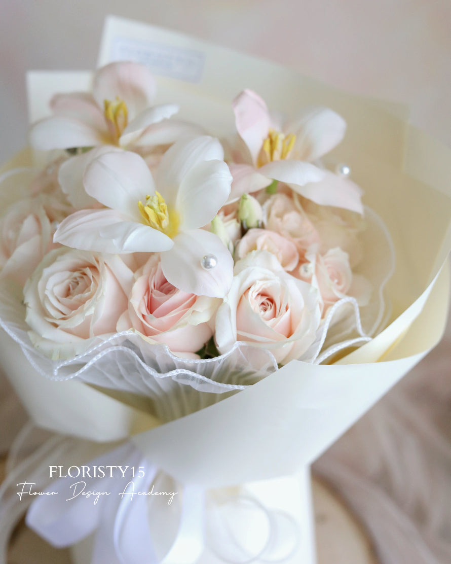 Jovie (Rose & Tulip Bouquet)