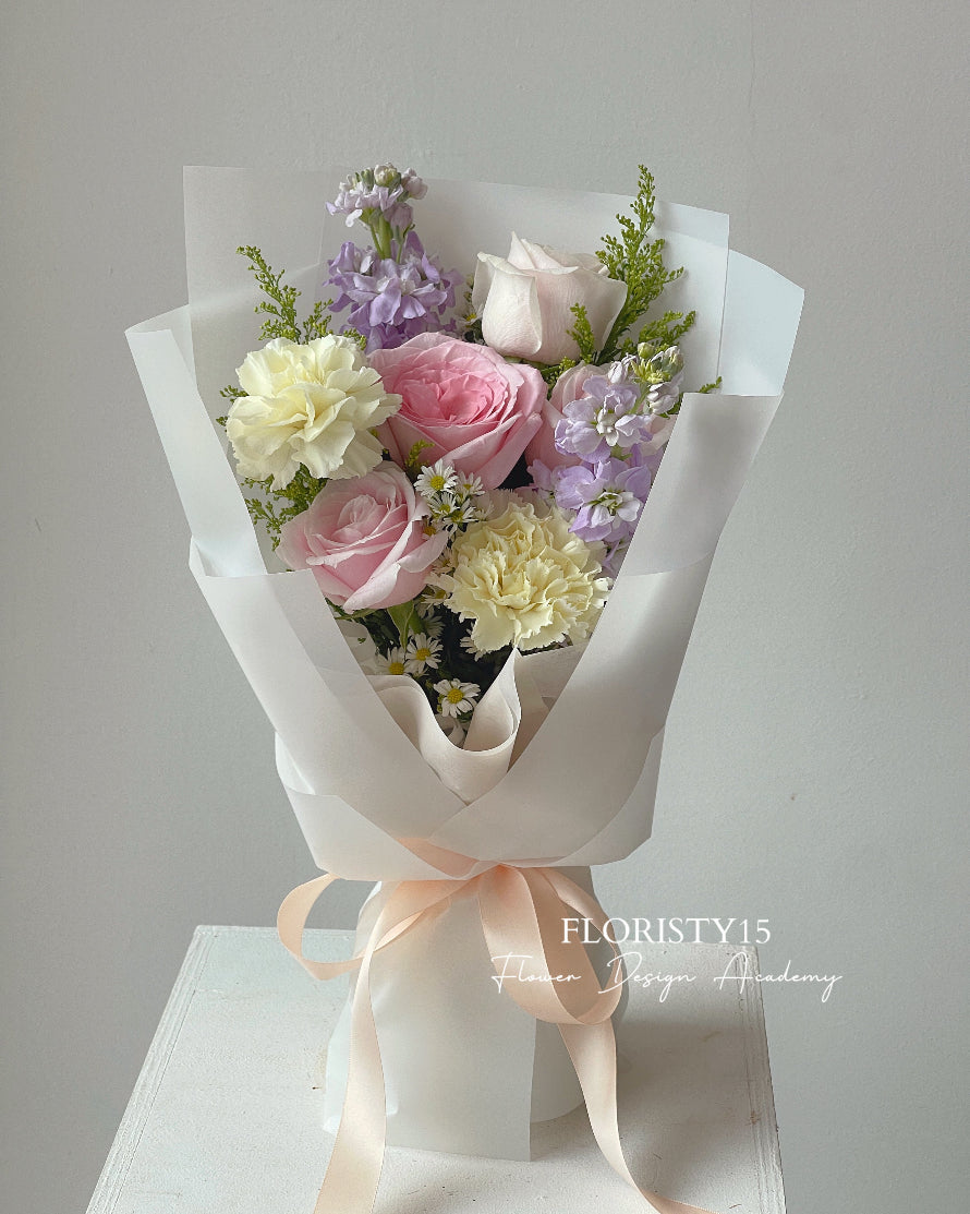 Kaylie (Fresh Flower Bouquet)