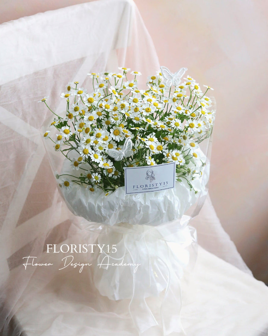 Sara (Chamomile Bouquet)