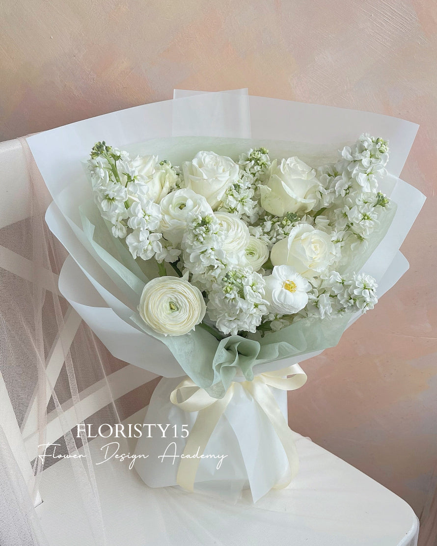 Snow White (Fresh Flower Bouquet)